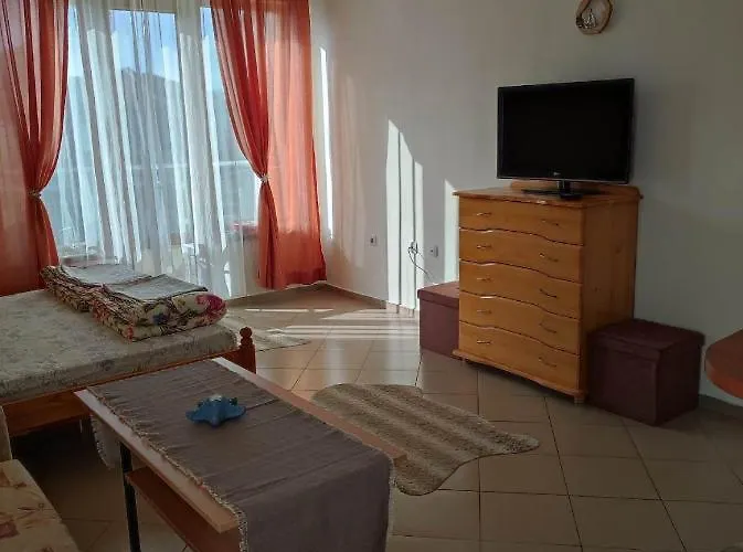 студио слънчево утро *