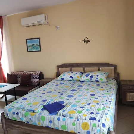 студио слънчево утро Apartman