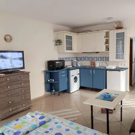 студио слънчево утро Apartman *